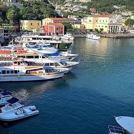 Bed & Breakfast Molo35 Ischia