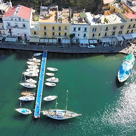 Molo35 Bed & Breakfast Ischia